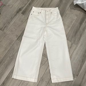 American Eagle wide leg cropped white pants